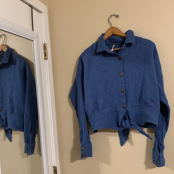 Free people top . - Picture 2 of 9